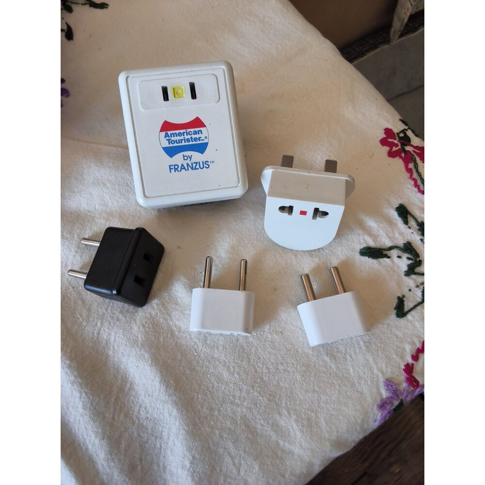 American Tourister By Franzus International Converter/ Adapter Set